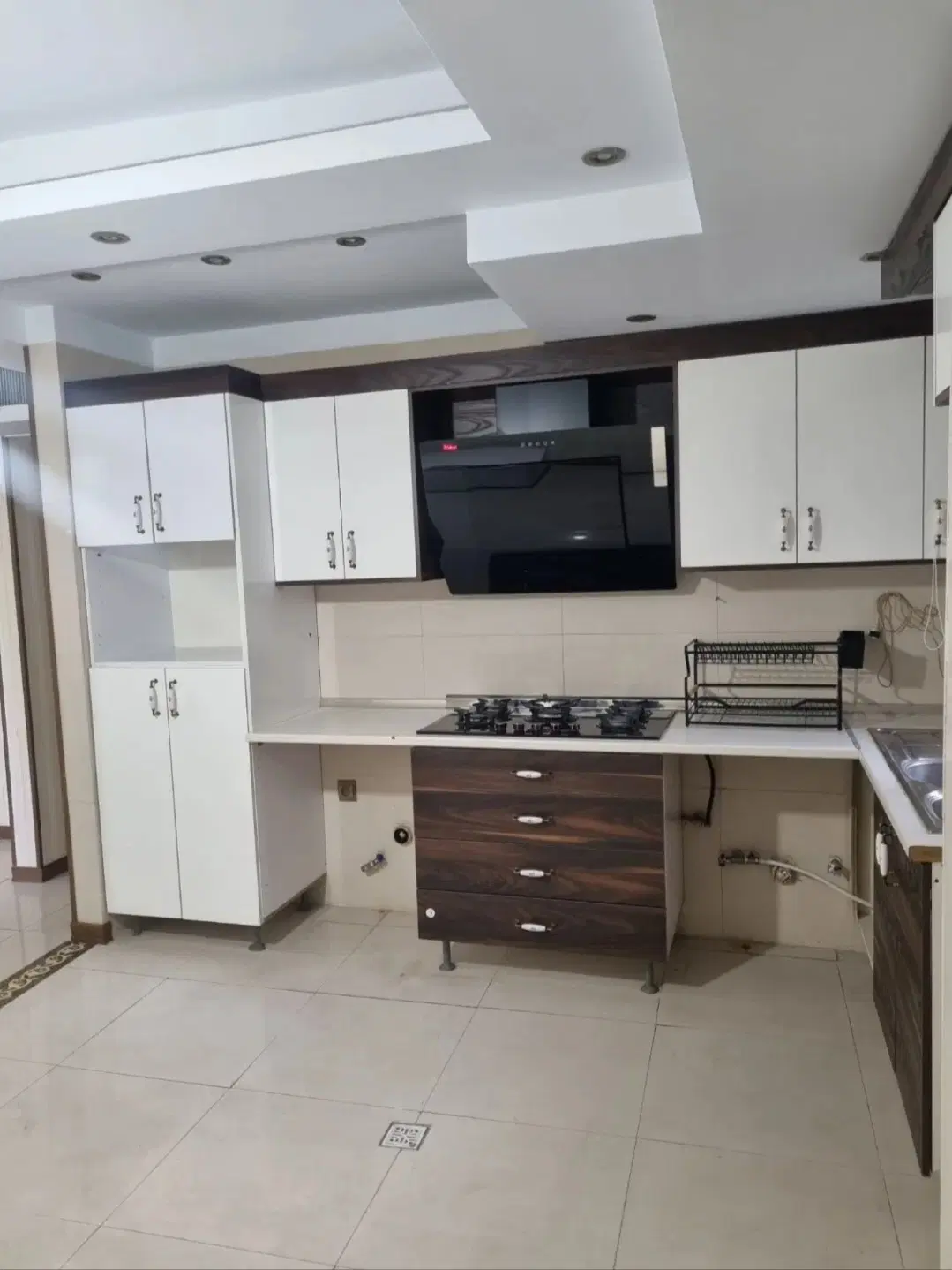 قیطریه جنب پارک ۱۰۰ متر ۲ خواب اجاره