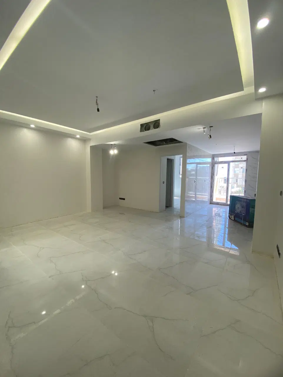 مالک _ ۷۲ متر نوساز در کاشانک _ پارکینگ و آسانسور