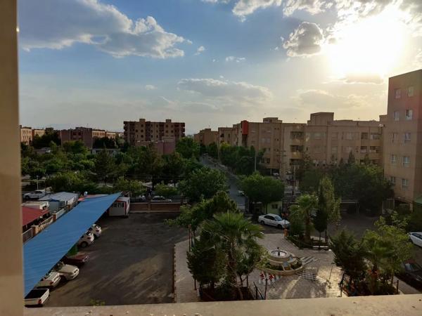 آپارتمان شیک و تمیز