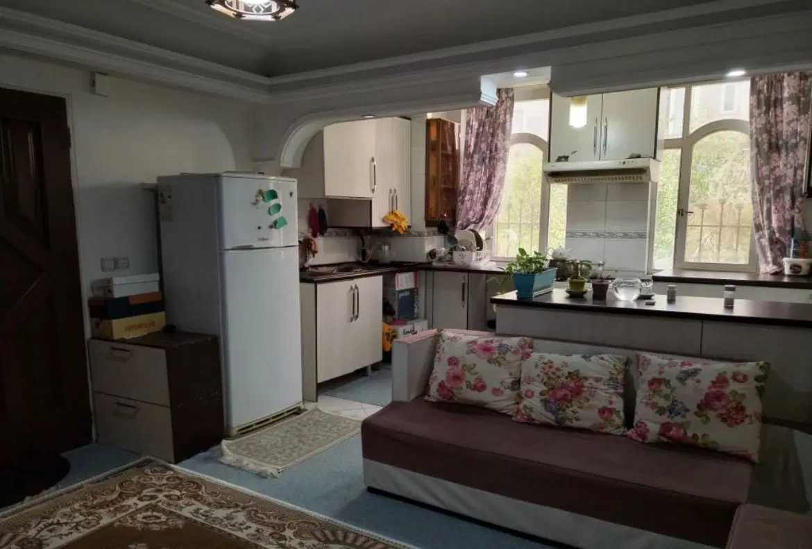 83متر دوخوابه ولیعصر زرتشت