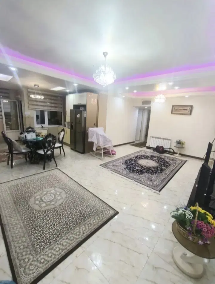 ۹۰متر،استادمعین،فول امکانات،سالن پرده خور