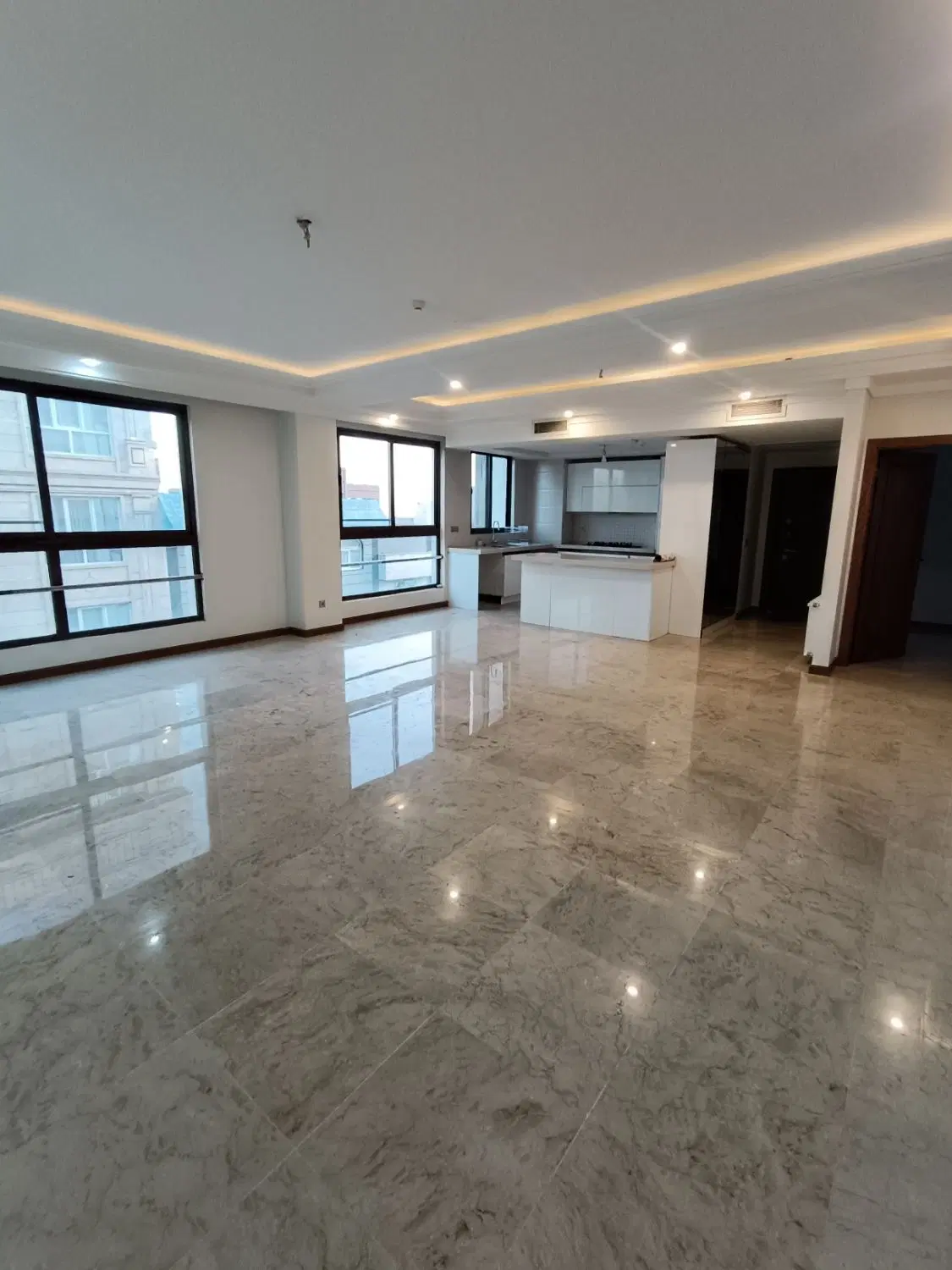 سعادت آباد 120متر 3 خواب رو به آفتاب