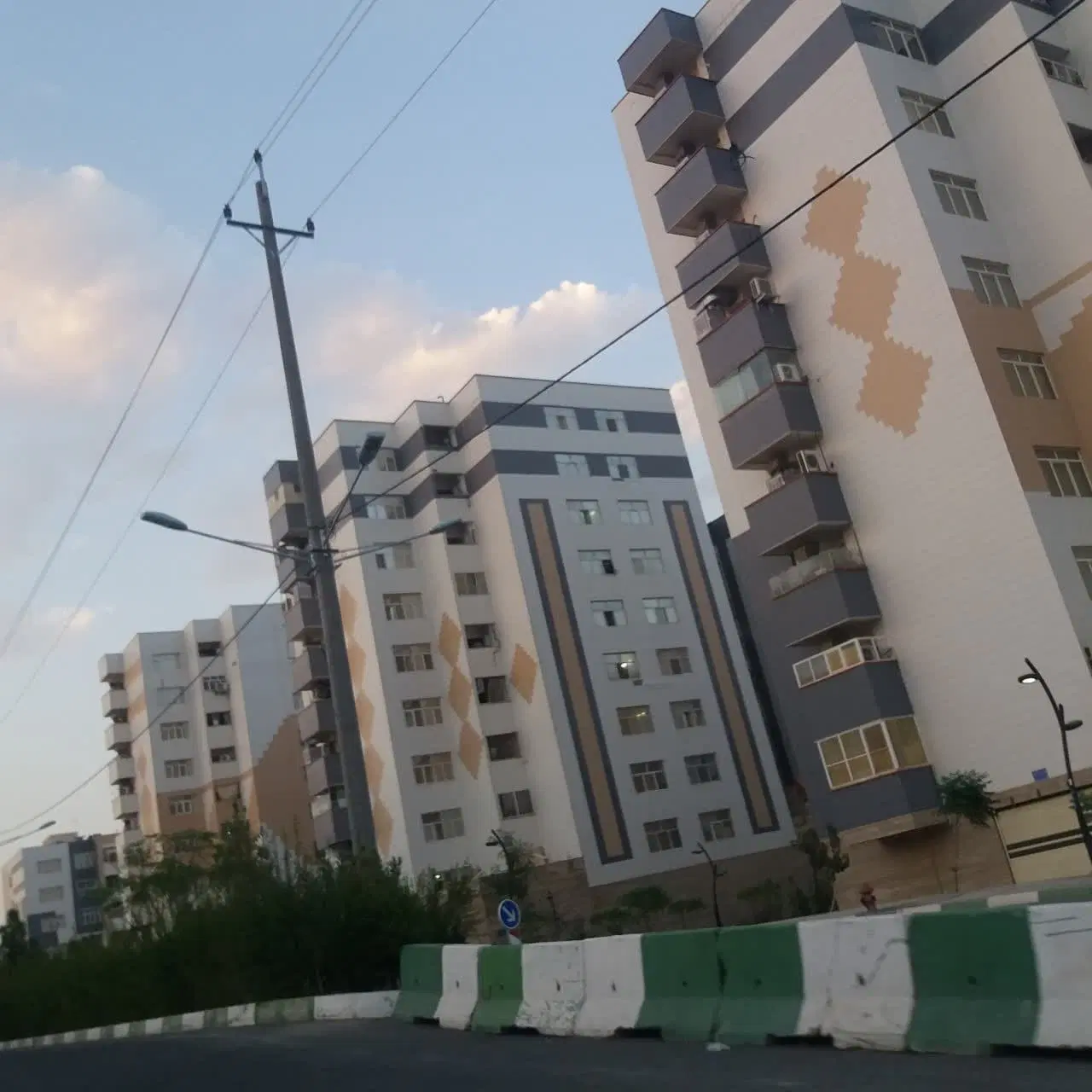 آپارتمان ۱۰۳ متر دو خواب  سند شش دانگ