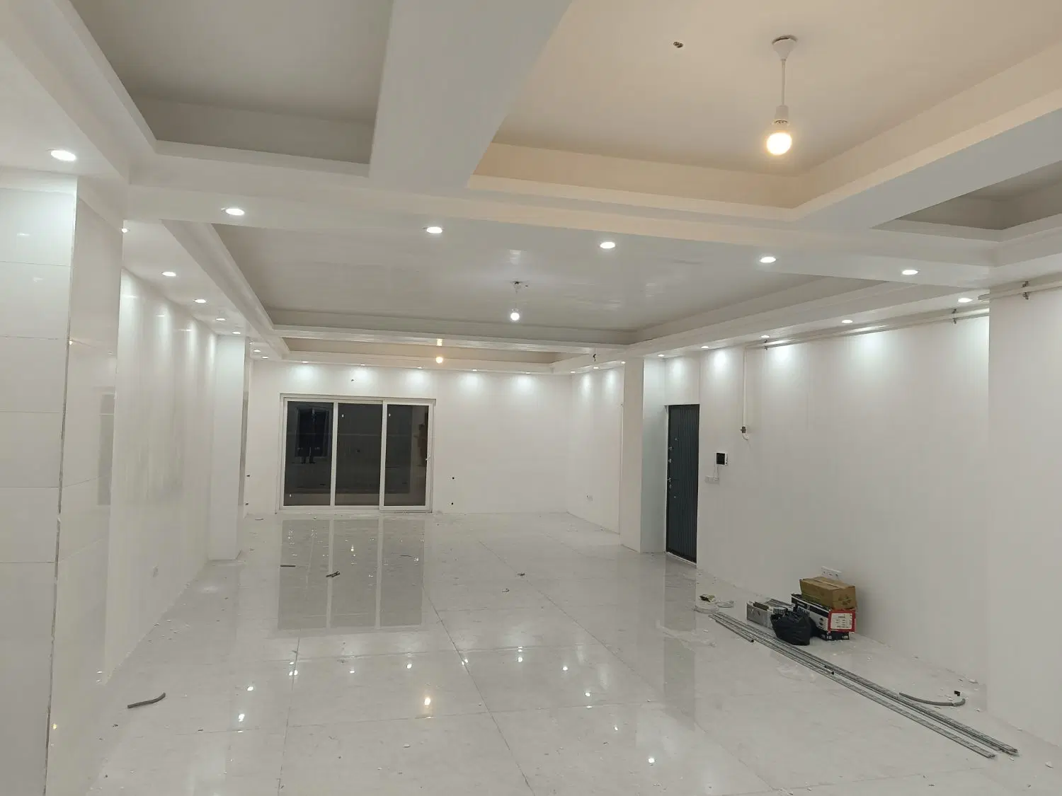 اپارتمان نوساز عدالت 92