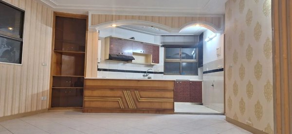 آپارتمان هشت بهشت غربی،گلزار جنوبی