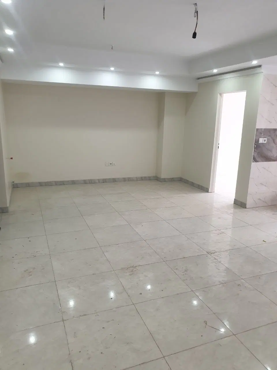 ۱۳۶متر_۳خواب_کلید نخورده_فول امکانات