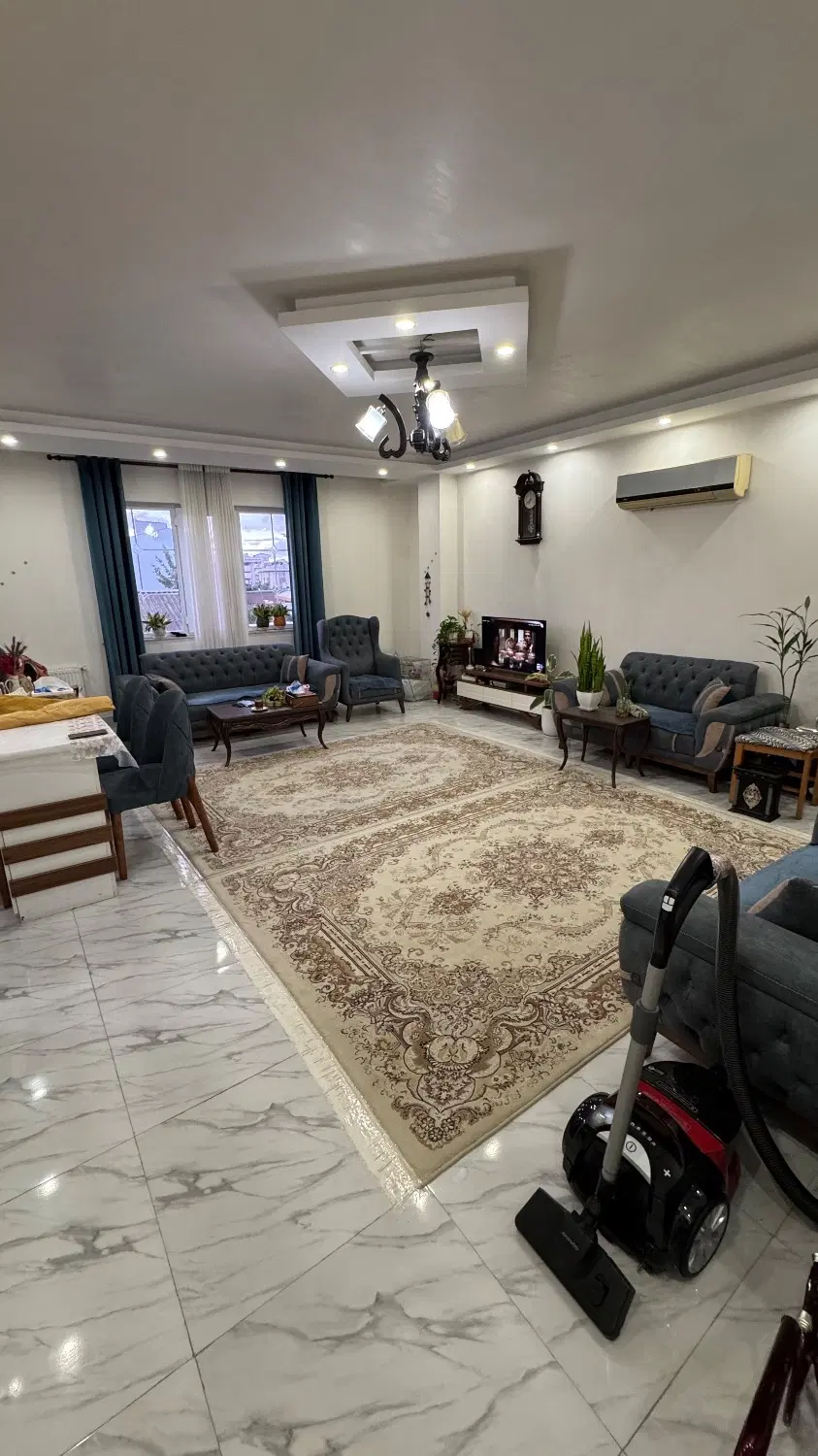 اپارتمان ۱۳۰ متری تک واحدی ۳ خواب . دو بر