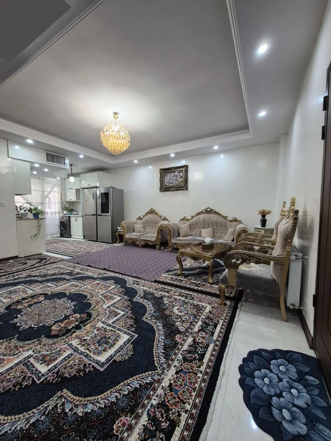 ۷۲ متر _ ۲ خواب _ فول امکانات _ نوساز _ رو به پارک