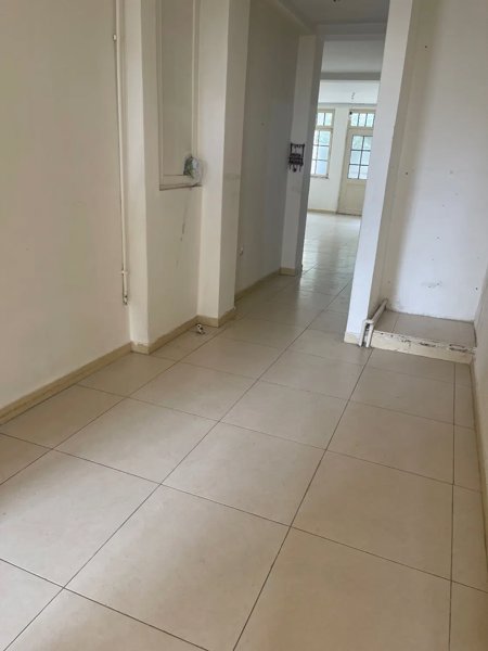اجاره واحد مسکونی ۱۴۰ متر بر خیابان اصلی