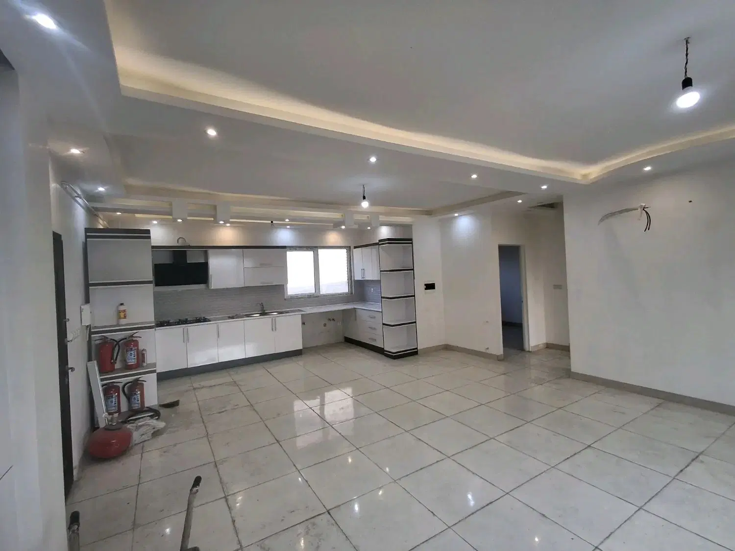 ۱۰۱ متر_ یخسازی ابتدای شهدای گمنام فول امکانات