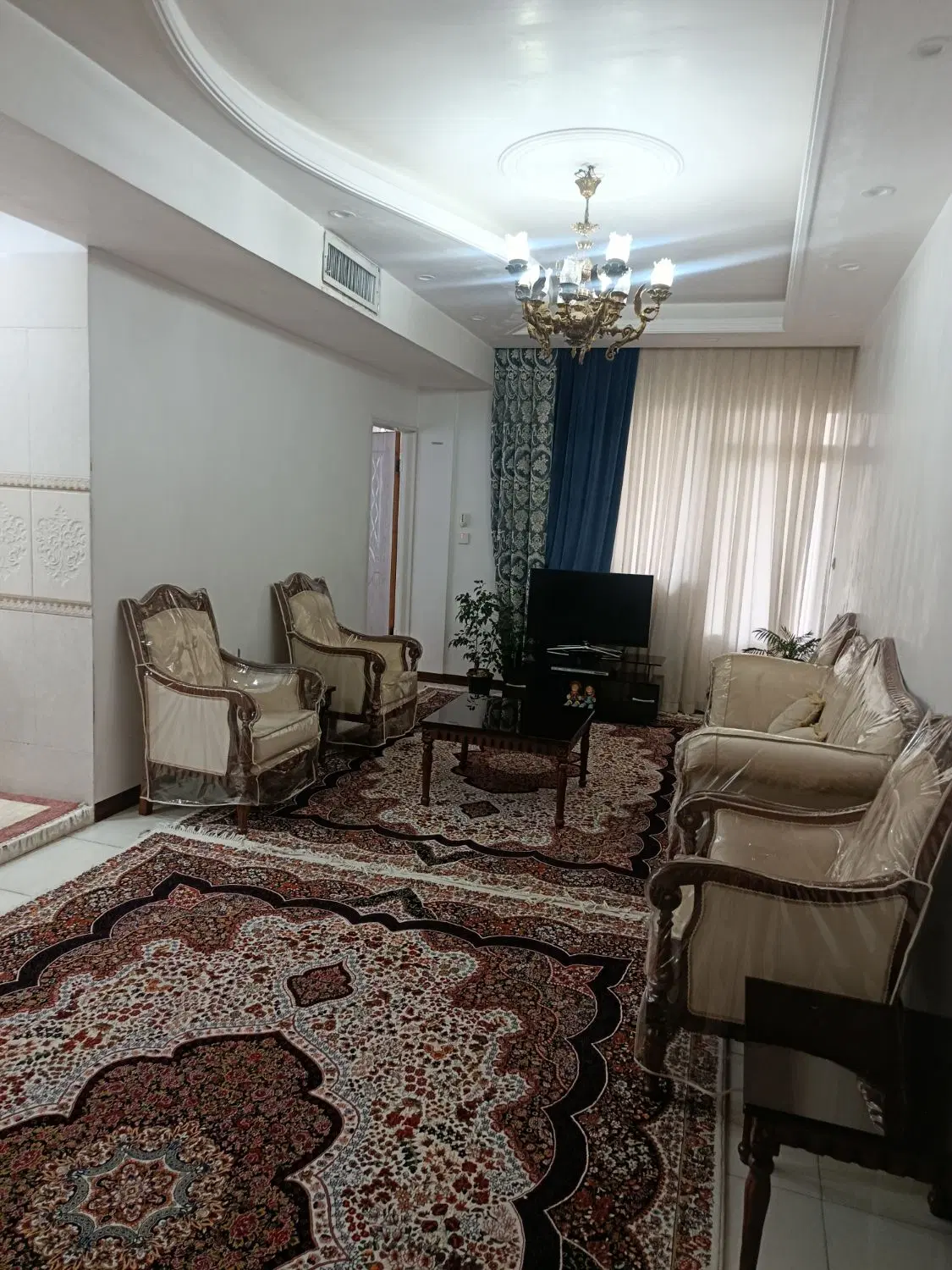 115 متر فول امکانات نوساز نزدیک مترو سراسر نور
