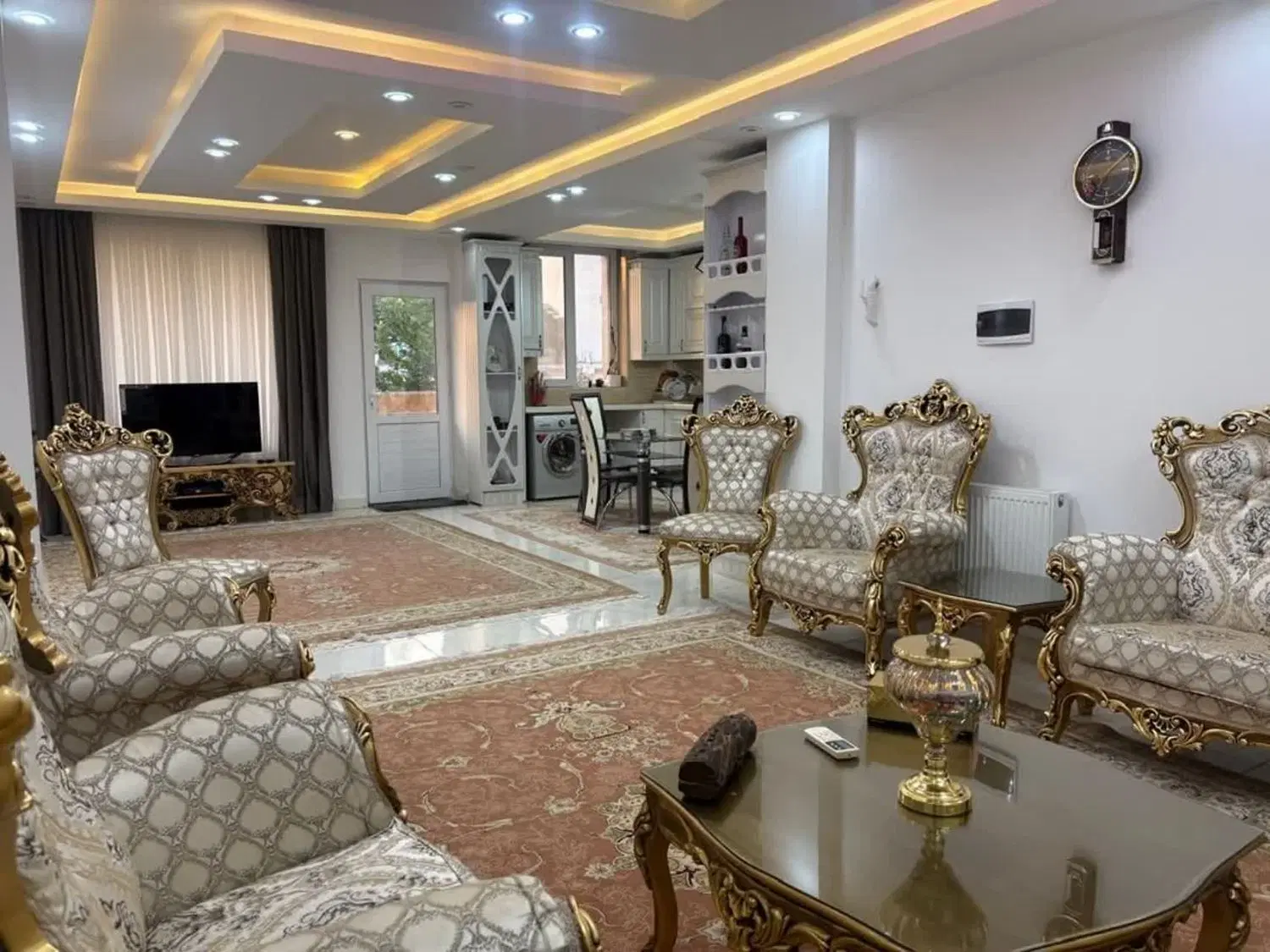 اجاره آپارتمان طبقه اول _130 متر_ آراسته