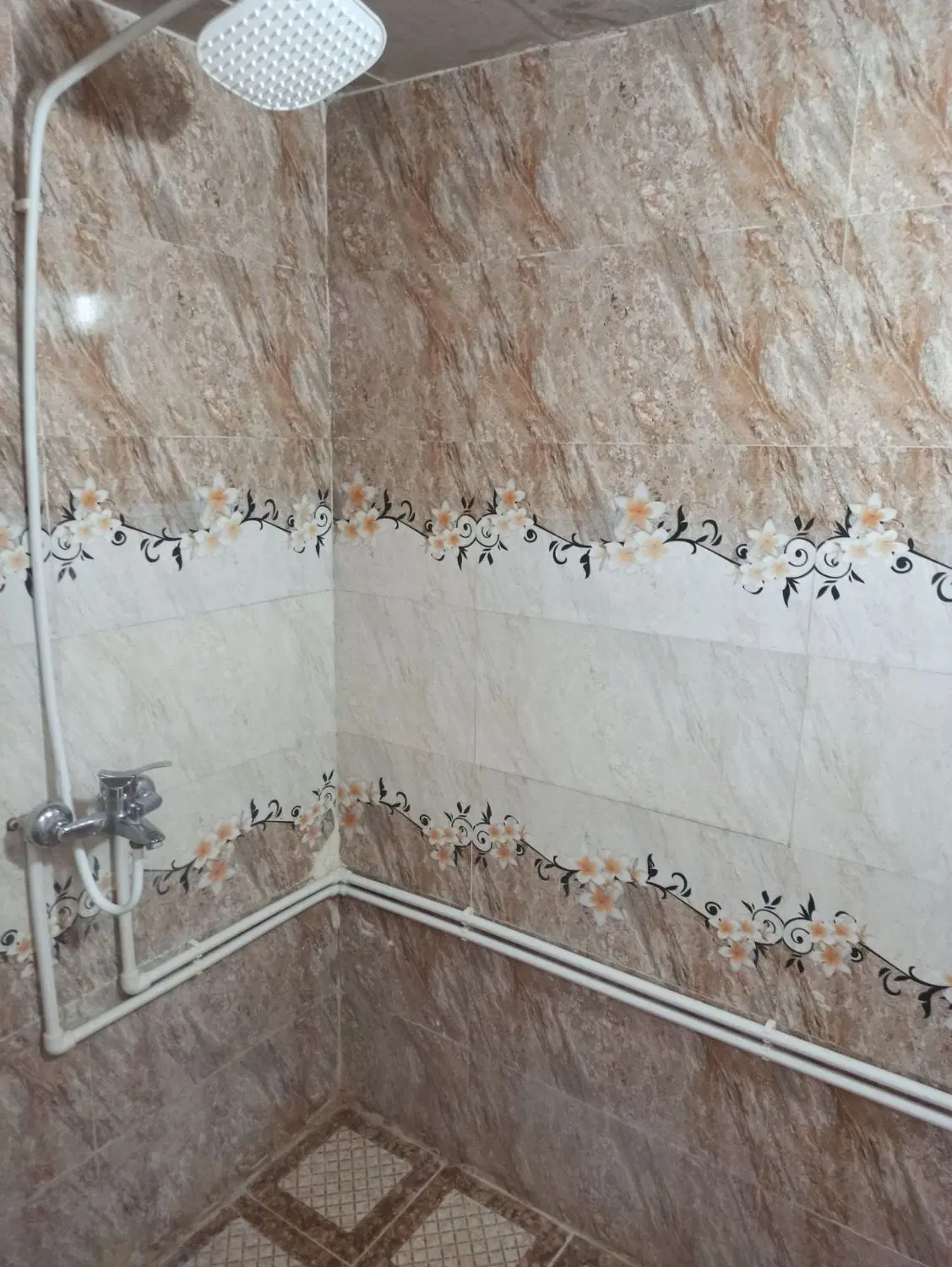 اجاره خانه آپارتمانی طبقه سوم ۲ خابه پارکینگ دار