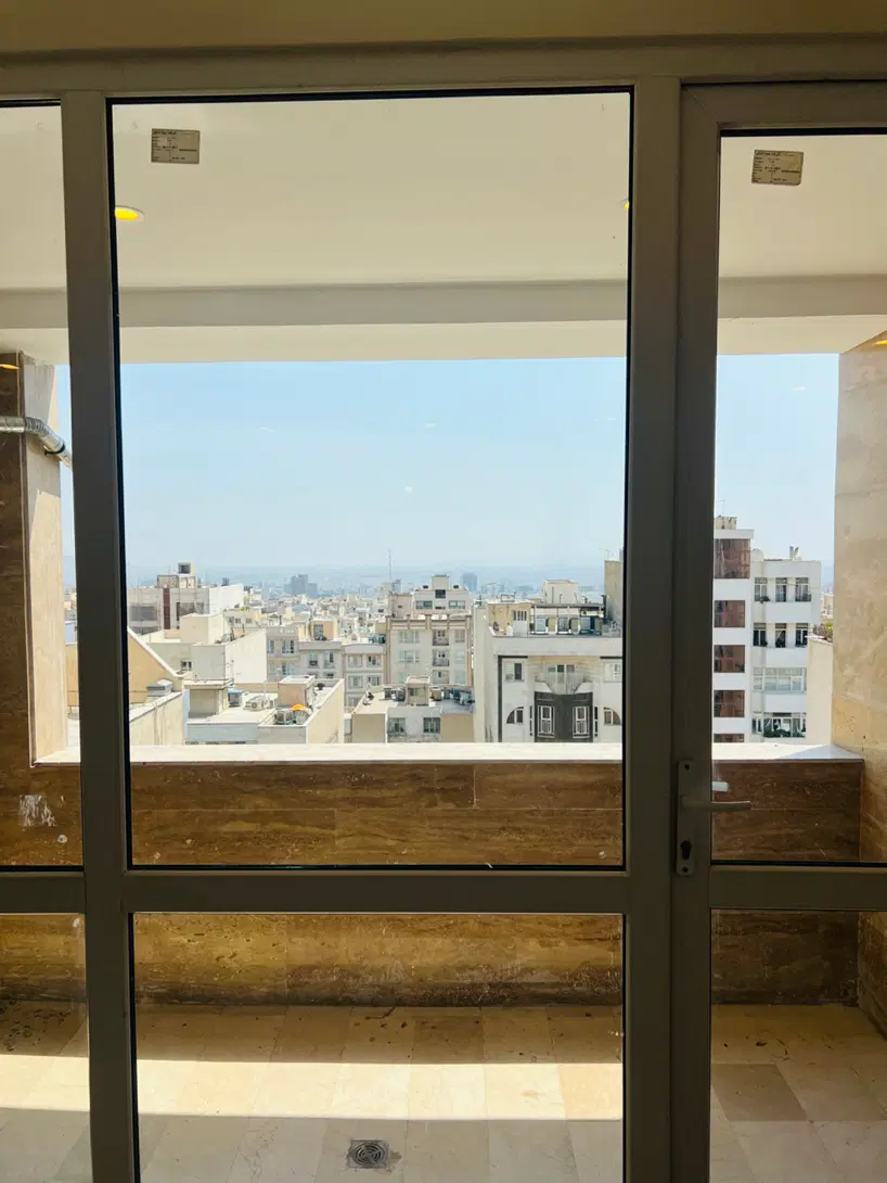 ۱۳۵ متر سه ساله دو پارکینگ سندی