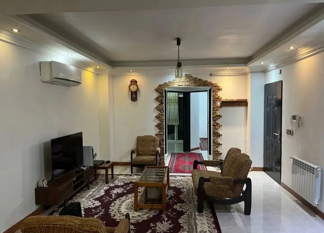 ۸۰متری دوخوابه تمیز گلباغ
