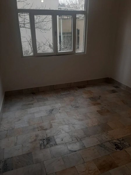 سراج ۵۴ متر تک‌ خوابه
