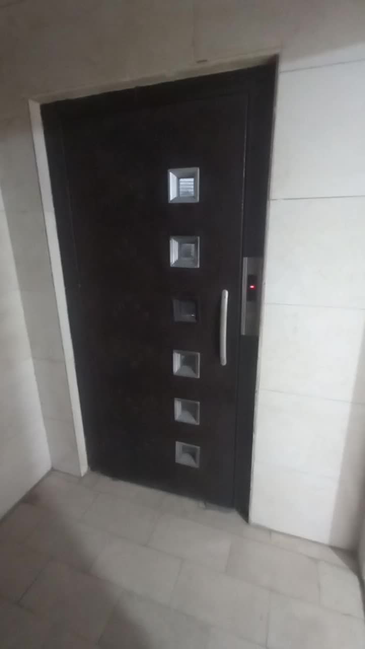 جنب مترو رودکی آسانسور انباری بالکن
