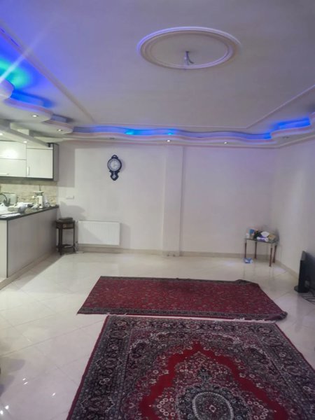 واحد 95متری پیروزی_ ابتدای خیابان مقداد