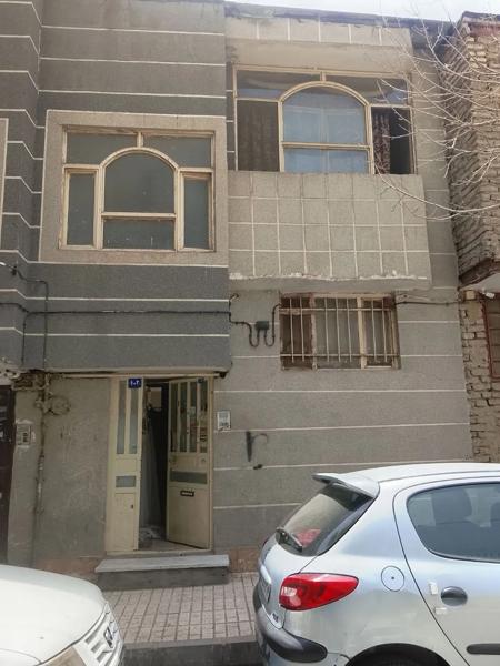 خانه مسکونی دو طبقه