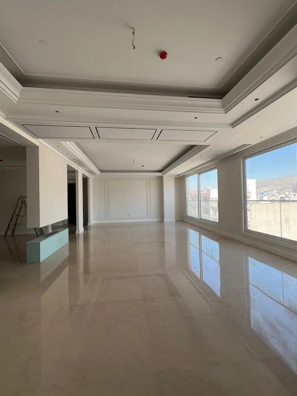 اپارتمان درتاپ لوکیشن مرزداران__۲۰۰متر__۲ پارکینگ