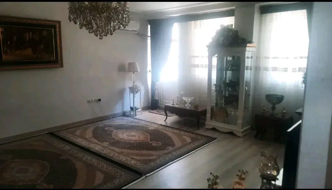 آپارتمان برخیابان خمسه لویی