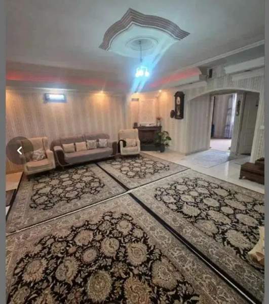 آپارتمان 80 متر با پارکینگ طبقه دوم و نیم تک واحدی