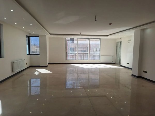 باغ دریاچه۱۶۰ متر دو پارکینگ