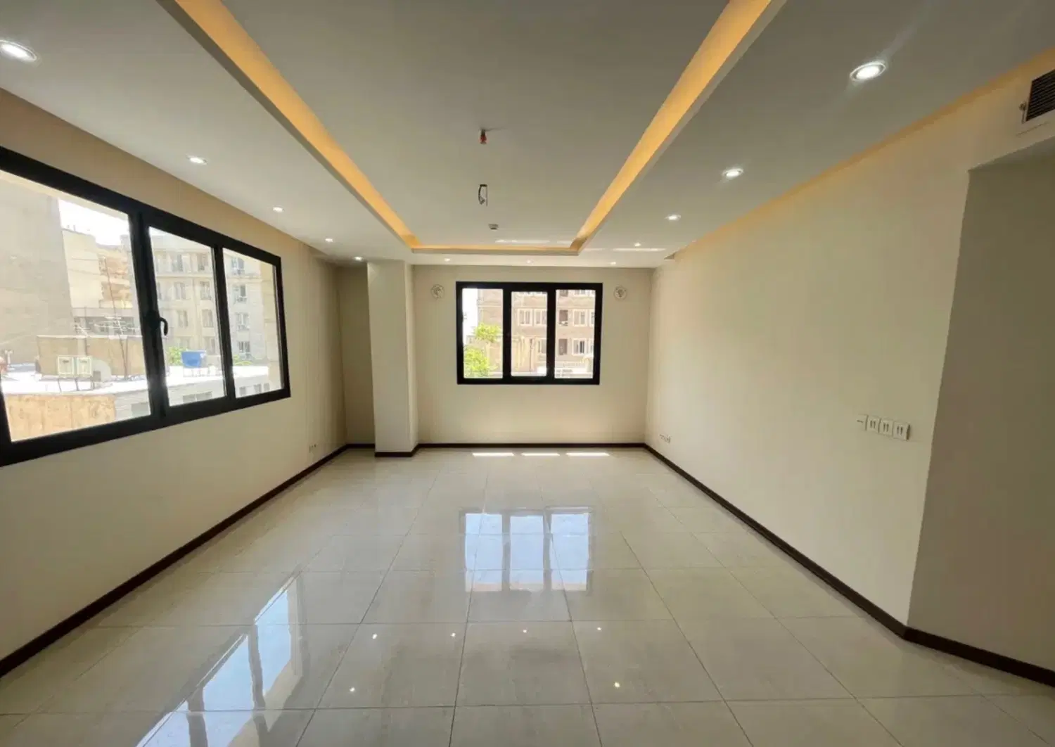 ۱۰۰ متر_تاپ لوکیشن_فول امکانات