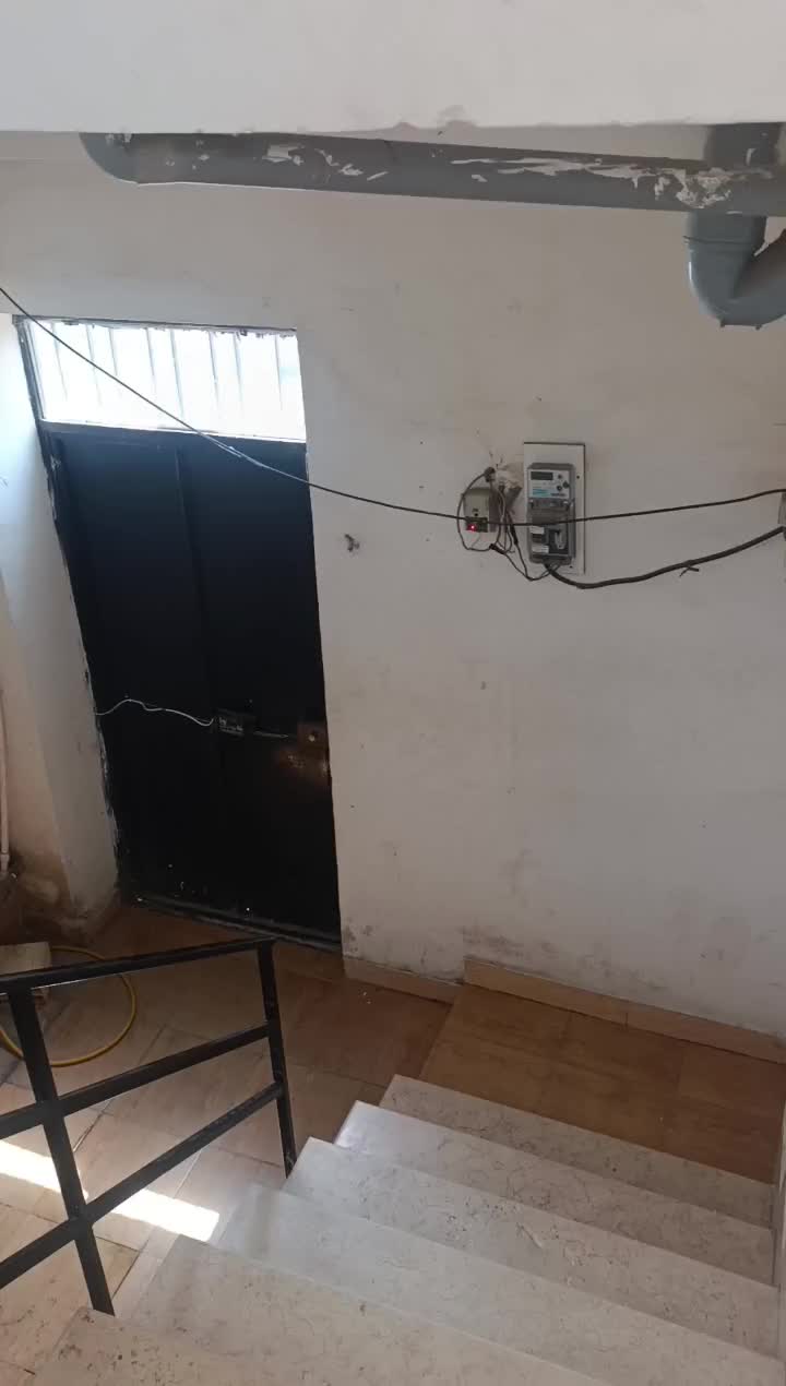 واحد زیبا و مستقل در شفت