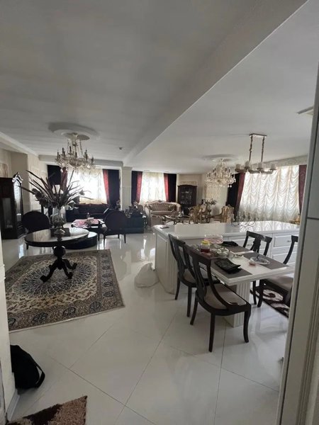 130 متر سعادت آباد _ سرو شرقی
