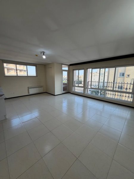 ۱۱۰متراپارتمان جنوبی شیک نگارستان خ عارف۲نبش