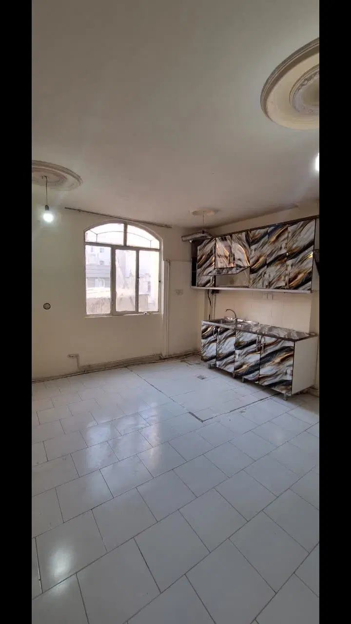 آپارتمان ۴۳متری با پارکینگ و انباری