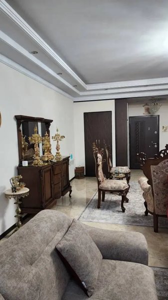 ۱۳۱متر ۱۰ساله ۳خواب ۱خواب مستر  فول آزادکان