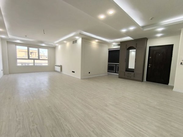 145 متر 3 خواب _ 6 ساله نما ترکیبی چهار باغ شرقی