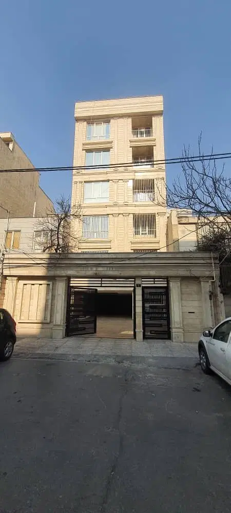 آپارتمان ۱۲۱ متری تک واحدی