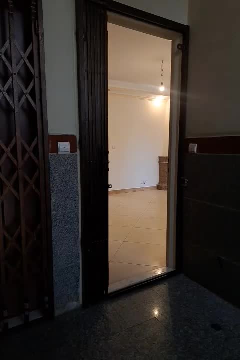 71متر_ ۲خواب_تاپ لوکیشن_خوش قیمت_ایران زمین شمالی