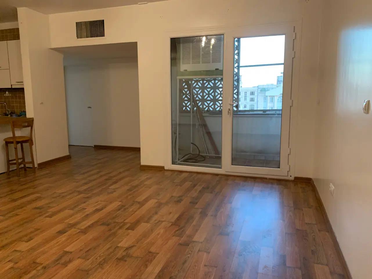 ۱۱۰ متر ۲ خواب بالای کاج آفتاب گیر