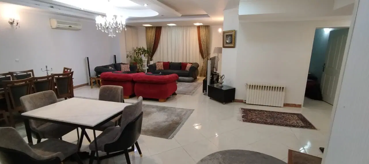 واحد واقع در طبقه چهارم روبه نما. سه خواب