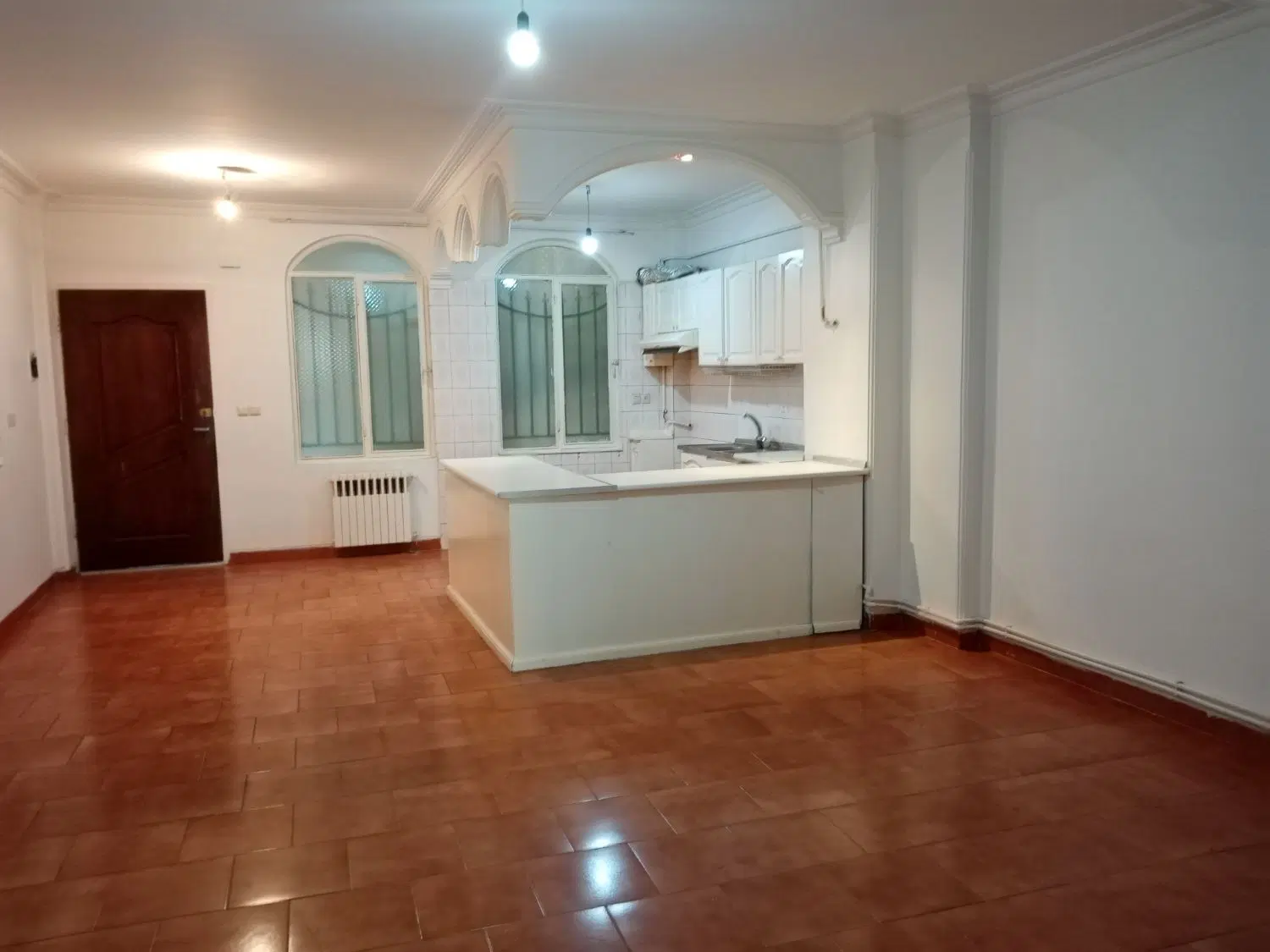78 متر دو خواب با امکانات بلوار بیژن(تخلیه)