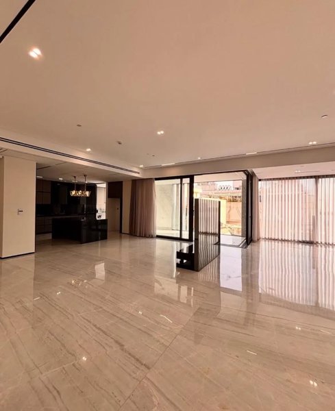فروش اپارتمان فرمانیه 250 متر 4 خواب فول امکانات