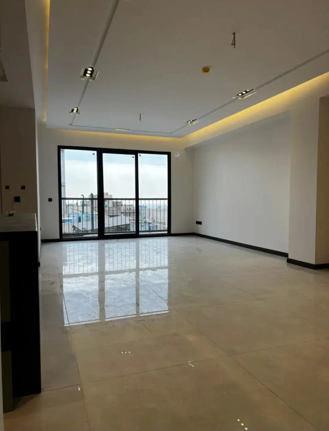 دیباجی جنوبی _ ۱۰۴متر ۲خوابه _  شیک ودلباز