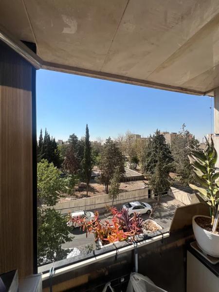 ۱۳۰متر۳خواب_ ۸ساله ۲واحدی_ نورگیرجنوبی ویو فضا‌سبز