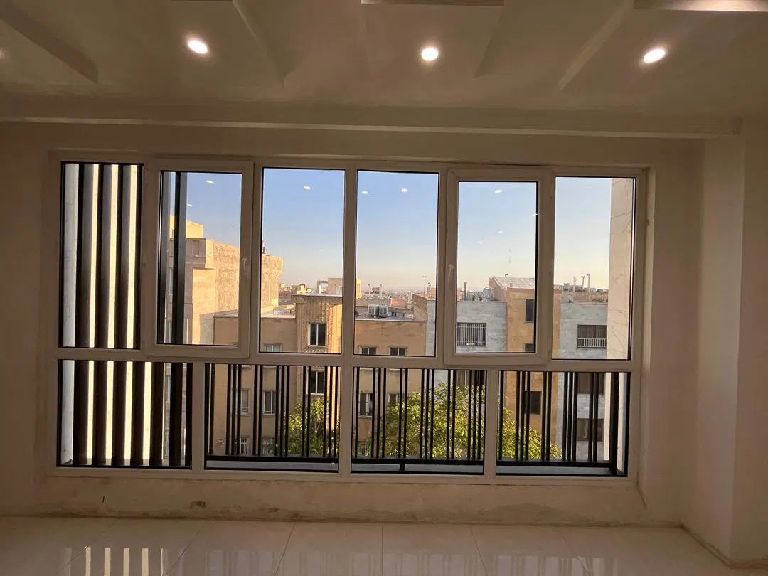 گلدیس_۱۸۰متر _نوساز کلیدنخورده _ با۳ پارکینگ سندی