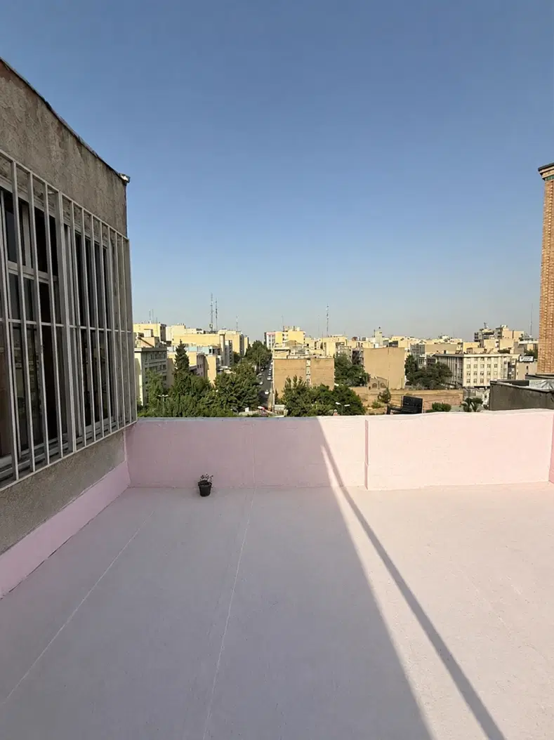 ۷۵ متر با ۳۰ متر تراس