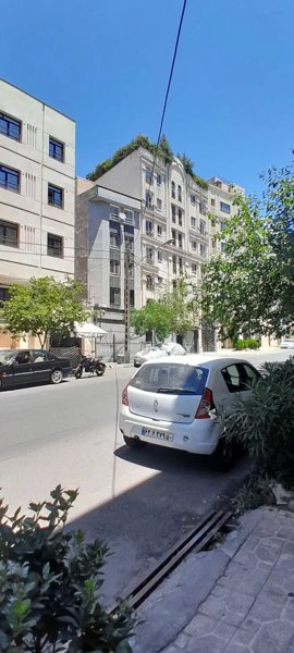 ۹۰ متر دوخوابه‌طبقه چهارم سه سال ساخت