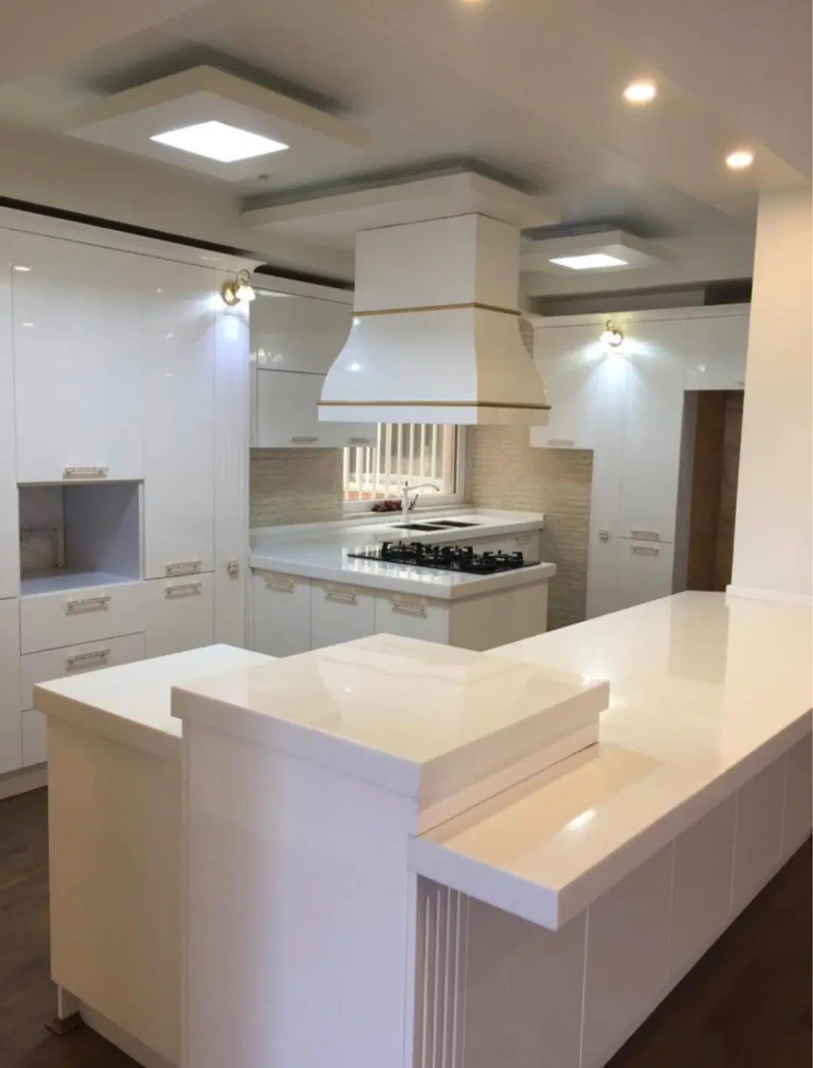 ۲۱۵ متر گلزار _چهار خوابه_ فول مشاعات_تاپ لوکیشن_