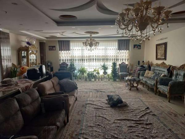 118 متری 3 خوابه فول امکانات نزدیک ولیعصر