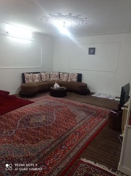 آپارتمان ۷۵ متری طبقه ی همکف در خیابان کرمان