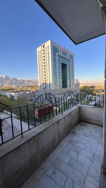 ۱۲۵ متر ۲ خواب _ طبقه ۴ _ ویوی مشجر و غرق در نور