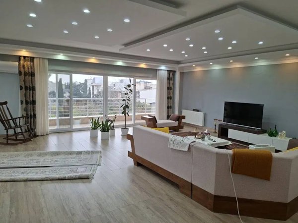۲۱۰متر تکواحد طبقه سوم_ بلوار ساحلی نوشهر